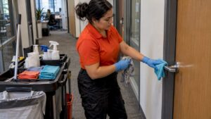 Cleaner changing cloths during contamination control